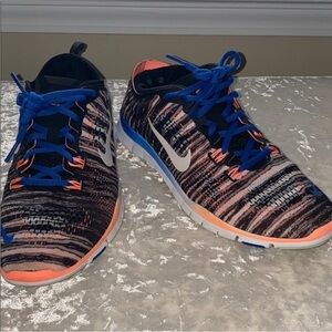 Nike free TR fit 4 sneakers with neon like orange